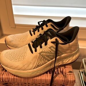 New balance, fresh foam running sneakers